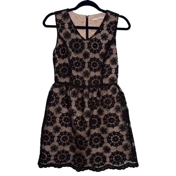 ELLISON Floral Black Lace V-Neck Sleeveless Cocktail Dress Nude Lining EUC Small - Picture 1 of 8